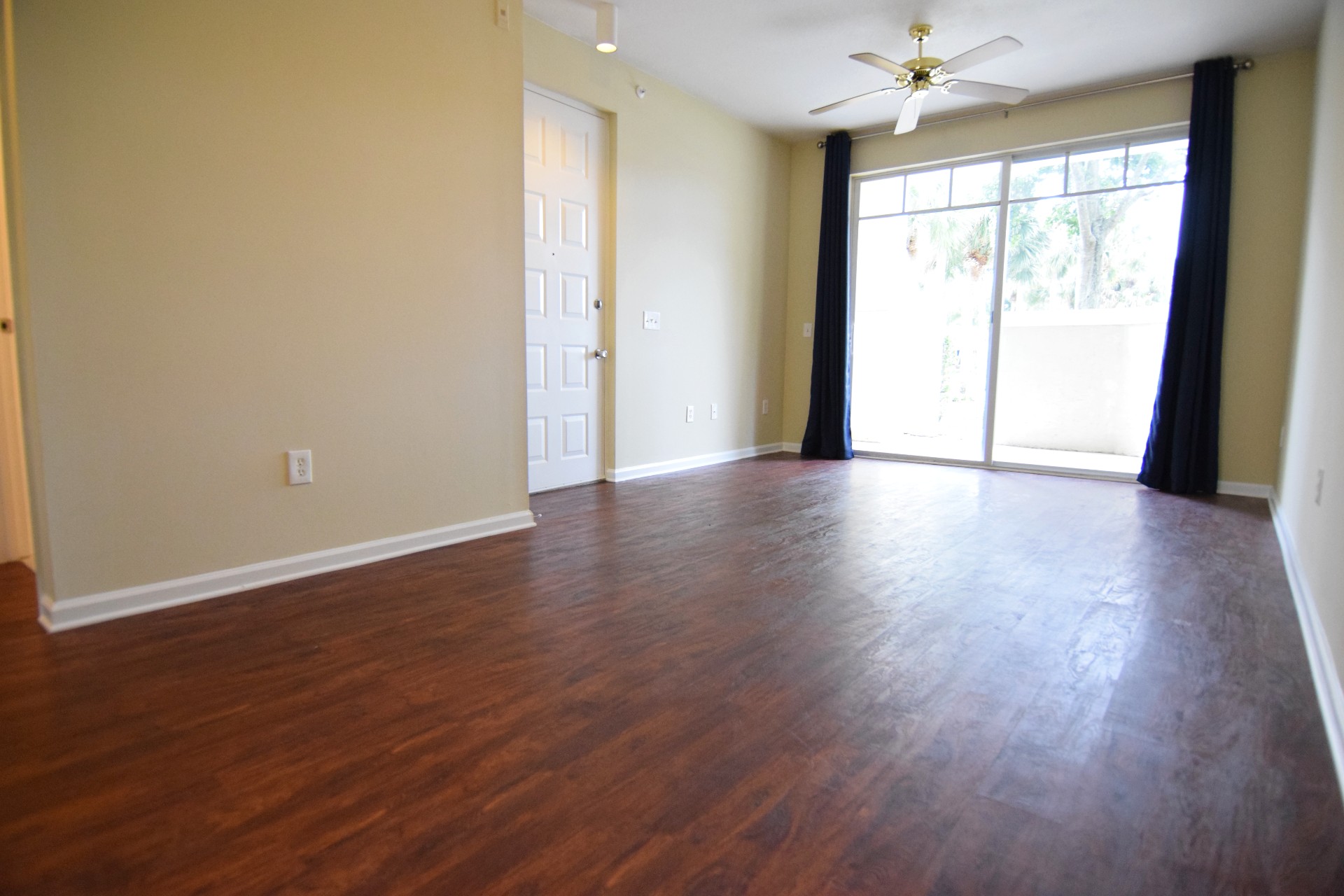 1054_University_Blvd_11-4