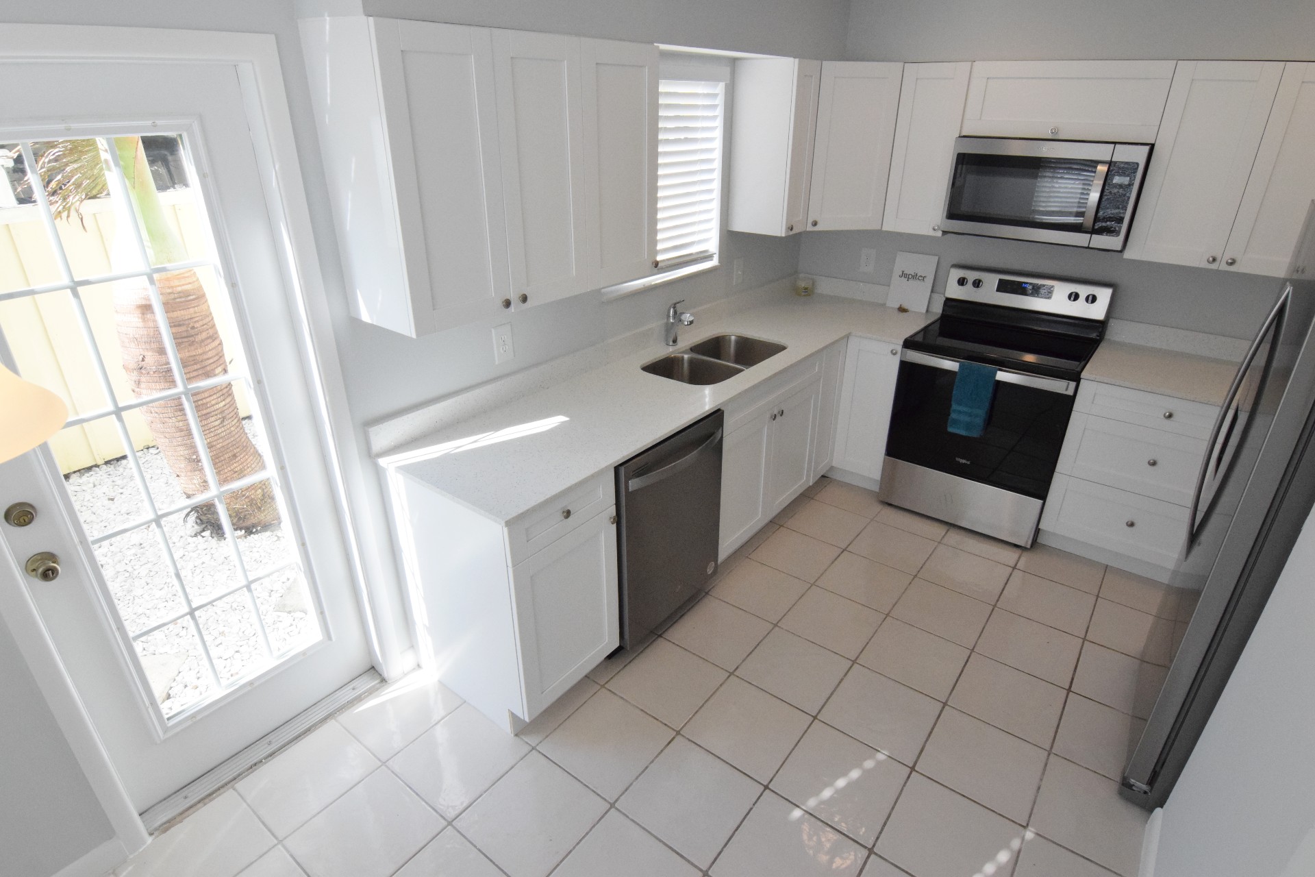 6191_Riverwalk_Ln_1-10